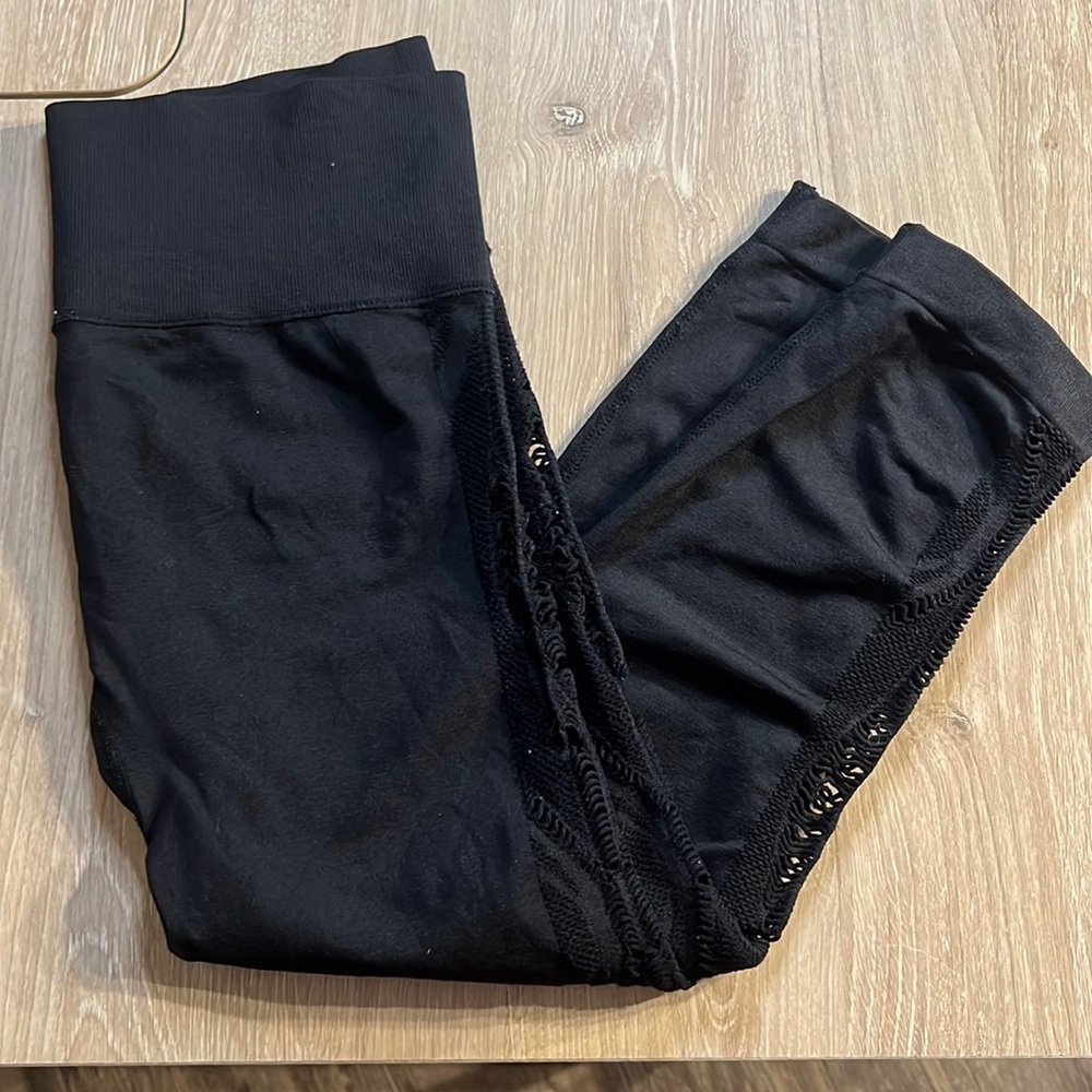 seamless cropped leggings